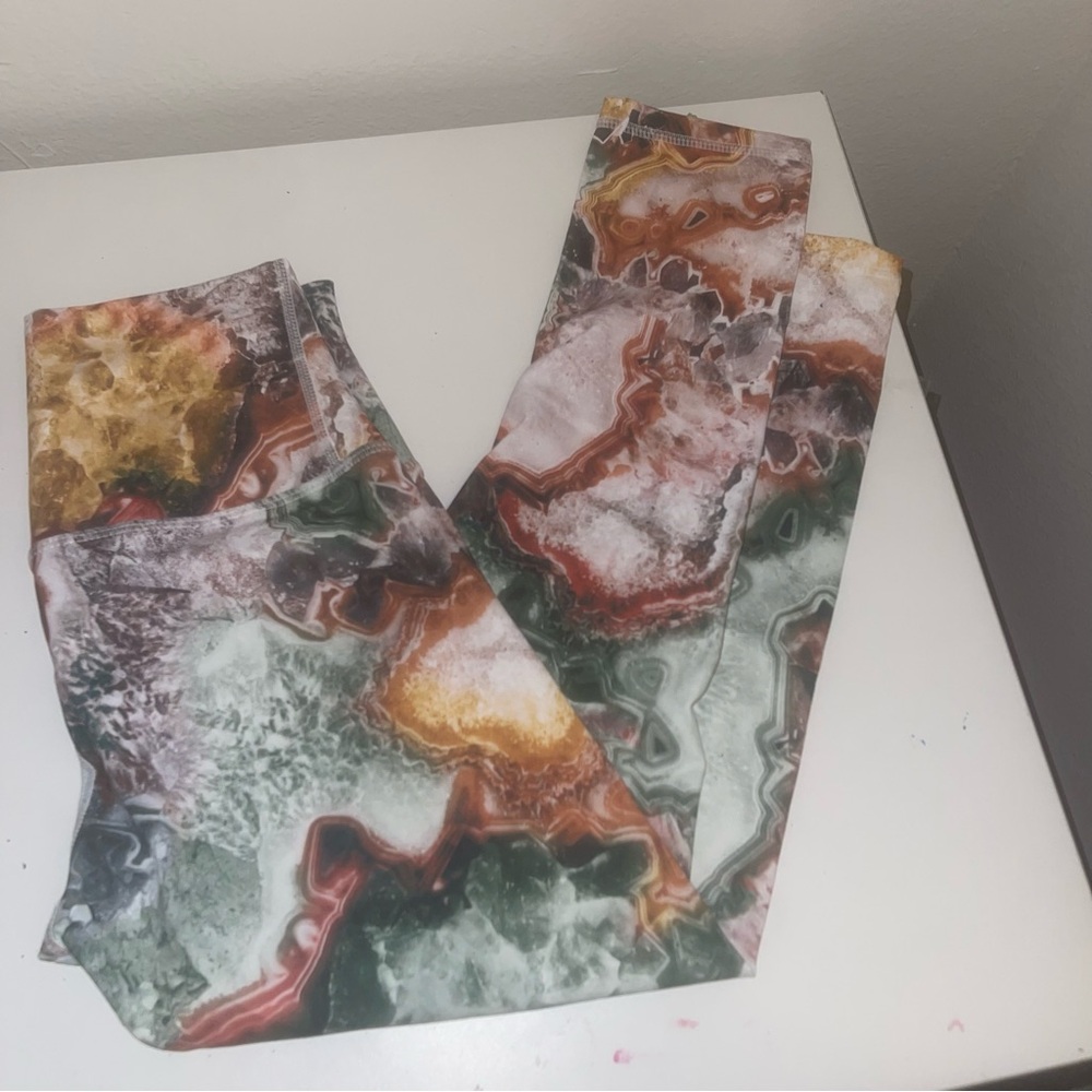 Define your inspiration Abstract Patterned Leggings
